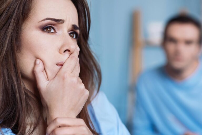 married couple in el paso discussing a divorce